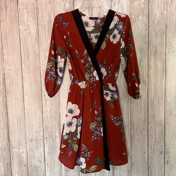 Scobe Dresses & Skirts - Scobe Floral Dress